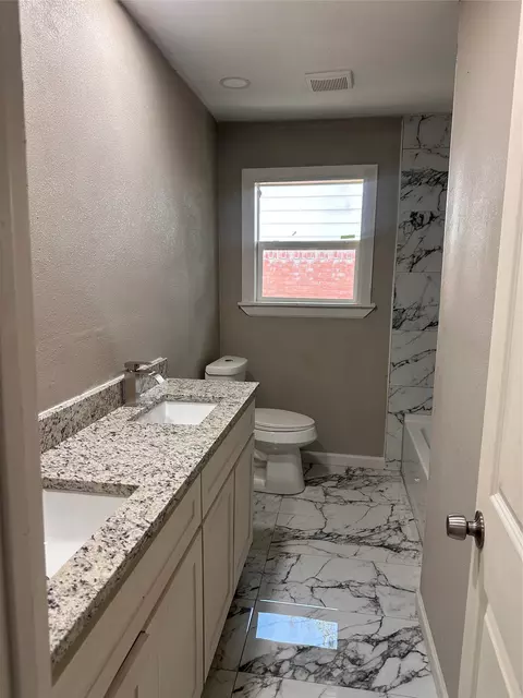 Bath - 819 W State St, Terrell, TX 75160 photo 3 of 4