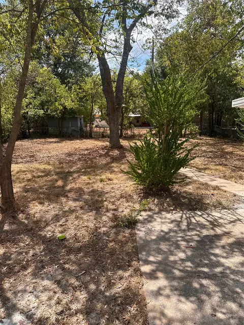 Exterior - 819 W State St, Terrell, TX 75160 photo 5 of 5