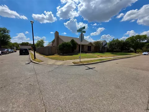9420 Dumfries Dr, Dallas, TX 75227