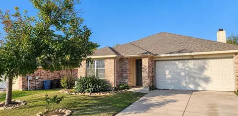 3709 Northpointe Dr, Denton, TX 76207