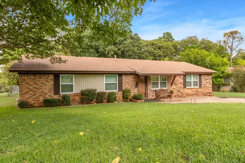 125 Glenhaven Dr, Azle, TX 76020