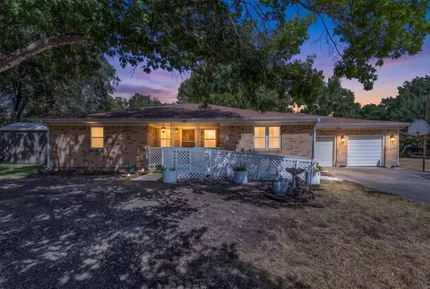 896 Randy Dr, Woodway, TX 76712