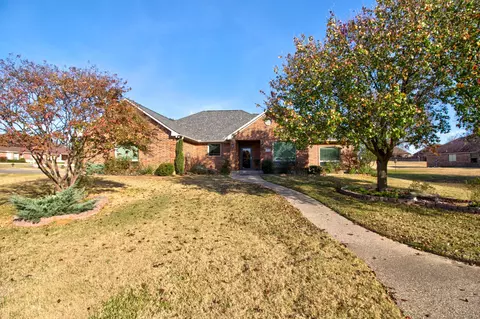1321 Kiowa Dr E, Lake Kiowa, TX 76240