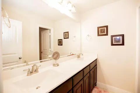 Bath - 1002 Nail Ln, Euless, TX 76040 photo 5 of 5