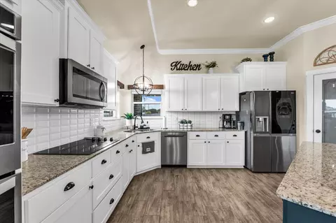 Kitchen - 125 Mini Rd, Lorena, TX 76655 photo 4 of 4