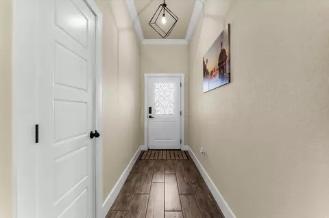 Entry Way - 125 Mini Rd, Lorena, TX 76655 photo 2 of 3