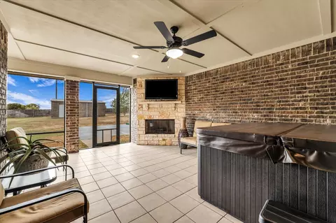 Exterior - 125 Mini Rd, Lorena, TX 76655 photo 3 of 8