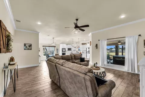 Living - 125 Mini Rd, Lorena, TX 76655 photo 3 of 3