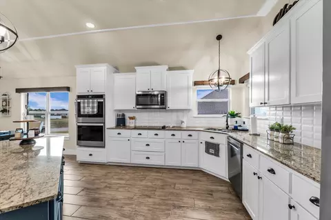 Kitchen - 125 Mini Rd, Lorena, TX 76655 photo 2 of 4