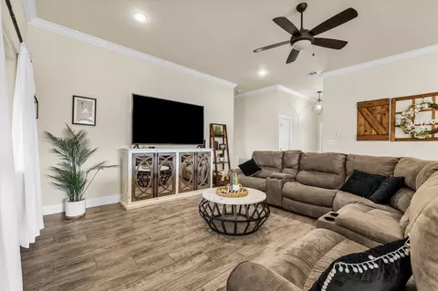 Living - 125 Mini Rd, Lorena, TX 76655 photo 2 of 3