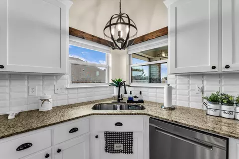Kitchen - 125 Mini Rd, Lorena, TX 76655 photo 3 of 4