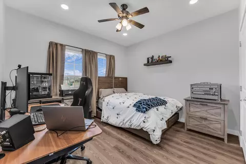 Bedroom - 128 Sydney Ln, Lorena, TX 76655 photo 5 of 7