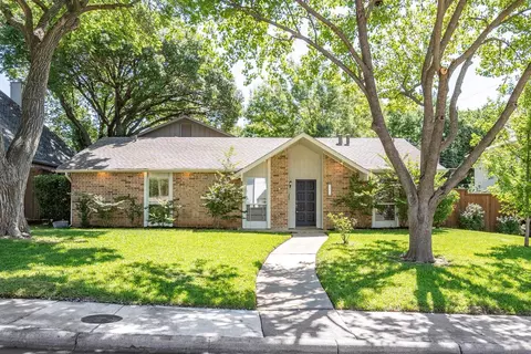 7162 Carrousel Cir, Dallas, TX 75214