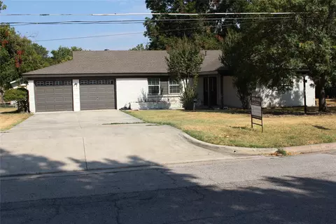 1103 Bryant St, Benbrook, TX 76126