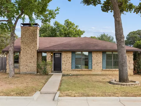733 Red Wing Dr, Lewisville, TX 75067