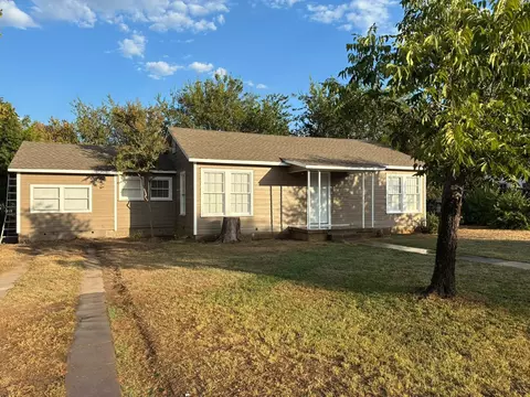 1102 La Monte Dr, Brownwood, TX 76801