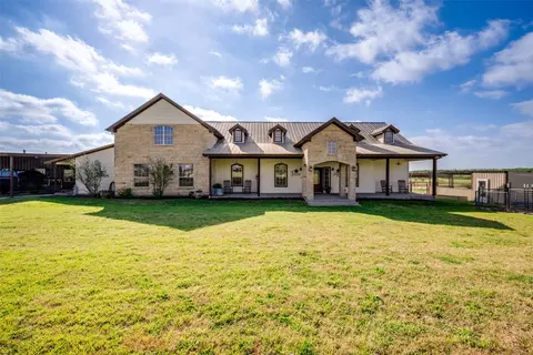 5855 Western Star Dr, Justin, TX 76247