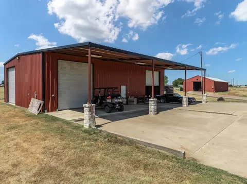 Exterior - 5112 Old Caufield Ranch Rd, Mcgregor, TX 76657 photo 2 of 6