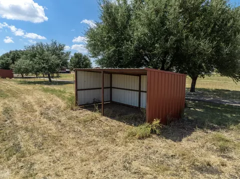 Exterior - 5112 Old Caufield Ranch Rd, Mcgregor, TX 76657 photo 5 of 6