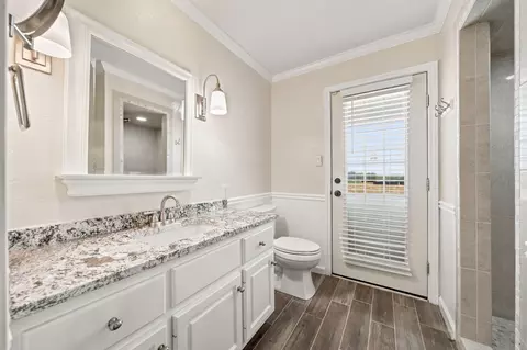 Bath - 5112 Old Caufield Ranch Rd, Mcgregor, TX 76657 photo 3 of 4