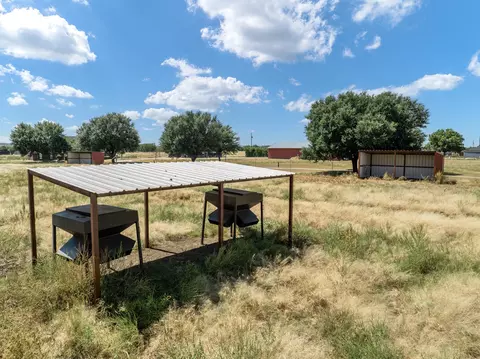 Exterior - 5112 Old Caufield Ranch Rd, Mcgregor, TX 76657 photo 3 of 6