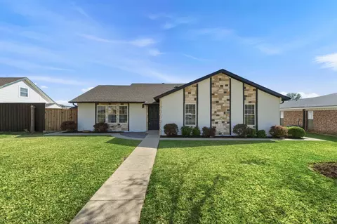 746 Red Wing Dr, Lewisville, TX 75067