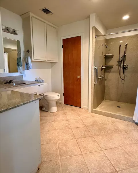 Bath - 200 S Speed St, Gustine, TX 76455 photo 1 of 3