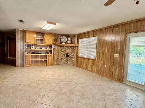 Living - 200 S Speed St, Gustine, TX 76455 photo 5 of 6