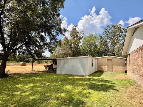 Exterior - 200 S Speed St, Gustine, TX 76455 photo 4 of 5