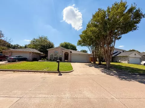 4040 Staghorn Cir N, Fort Worth, TX 76137