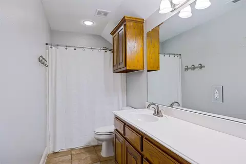 Bath - 831 Texcoco Dr, Prosper, TX 75078 photo 4 of 5