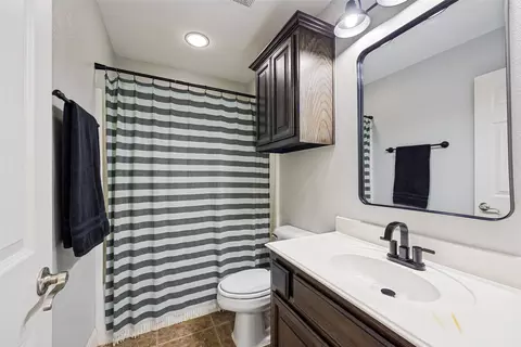 Bath - 831 Texcoco Dr, Prosper, TX 75078 photo 5 of 5