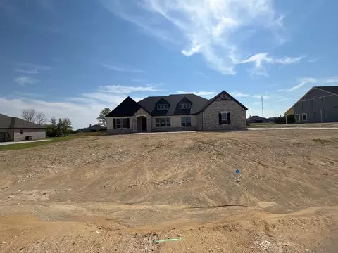 912 Creekview Whites Rd, Van Alstyne, TX 75495