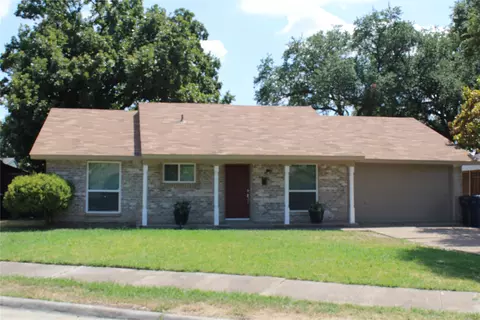 918 Heritage Cir, Garland, TX 75043