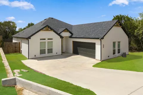 4822 Wichita St, Granbury, TX 76048