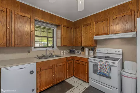 Kitchen - 706 Claiborne St, Minden, LA 71055 photo 2 of 3