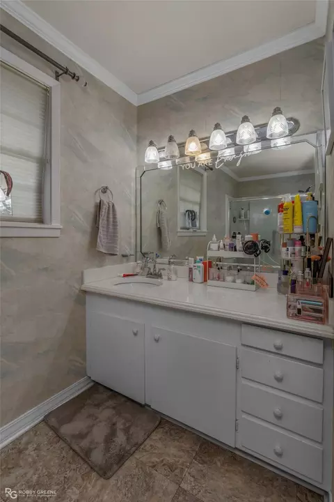 Bath - 706 Claiborne St, Minden, LA 71055 photo 2 of 3
