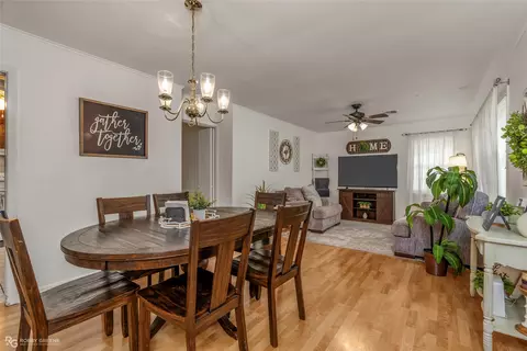 Dining - 706 Claiborne St, Minden, LA 71055 photo 1 of 3