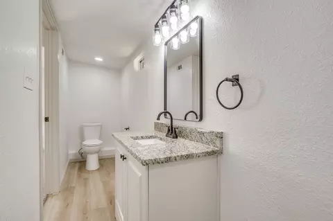 Bath - 407 Ada St, Cleburne, TX 76031 photo 3 of 4