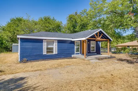 Exterior - 407 Ada St, Cleburne, TX 76031 photo 2 of 9