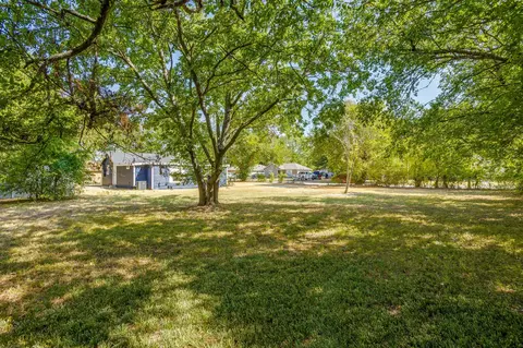 Exterior - 407 Ada St, Cleburne, TX 76031 photo 7 of 9
