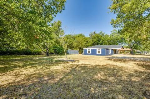 Exterior - 407 Ada St, Cleburne, TX 76031 photo 9 of 9