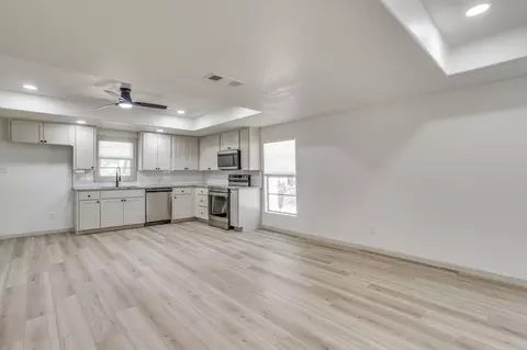 Living - 407 Ada St, Cleburne, TX 76031 photo 6 of 12