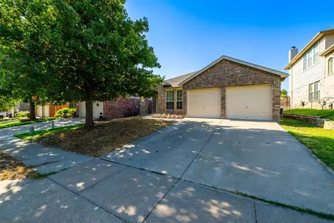 6025 Walleye Dr, Fort Worth, TX 76179