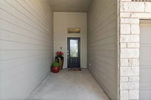 Entry Way - 815 Cross Dr, Temple, TX 76502 photo 1 of 3