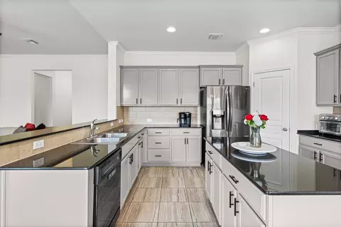 Kitchen - 815 Cross Dr, Temple, TX 76502 photo 2 of 6