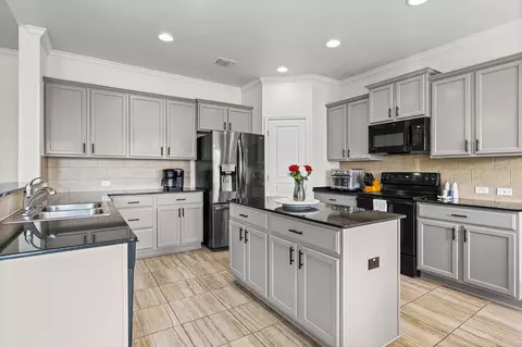 Kitchen - 815 Cross Dr, Temple, TX 76502 photo 1 of 6