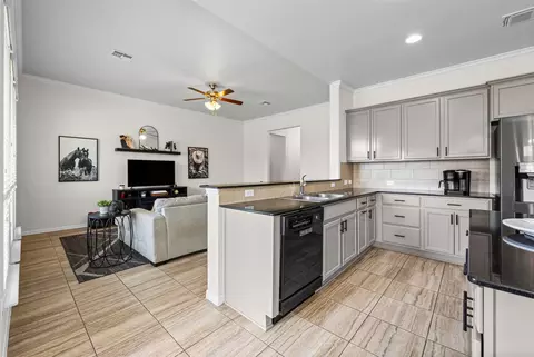 Kitchen - 815 Cross Dr, Temple, TX 76502 photo 3 of 6