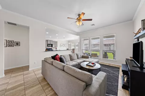 Living - 815 Cross Dr, Temple, TX 76502 photo 3 of 3