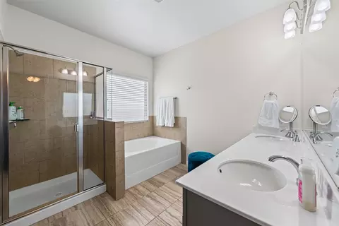 Bath - 815 Cross Dr, Temple, TX 76502 photo 2 of 3